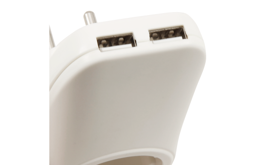 Steckdosenadapter, 2x USB-Port 1A max. (5W) + 1x Zigarettenanzünder Buchse  1A max (12W) (Kommunikation) 